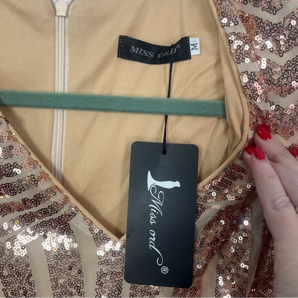 Miss Ord Women’s V Neck Bodycon Gold SeQuin Cocktail Dress Sz Medium NWT - Picture 5 of 7